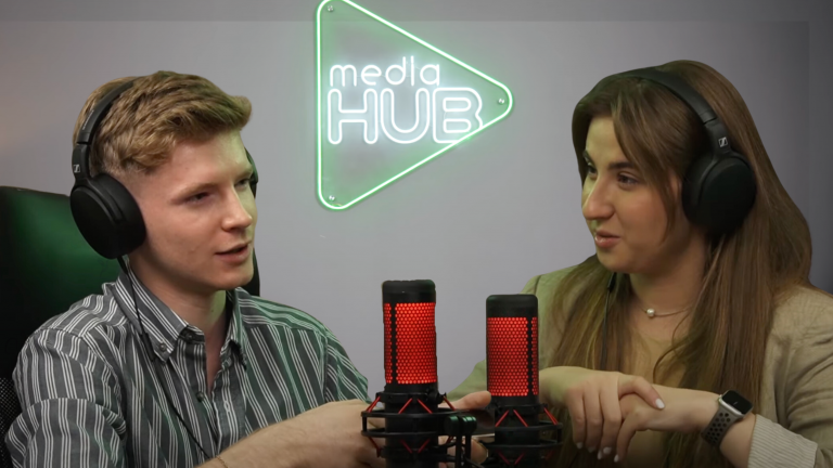 Young for young podcast with dorian lesnic | about digital business cards, business, and first sales