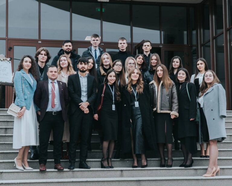 AMICUS revine cu noi întâlniri ale Clubului de Lectură