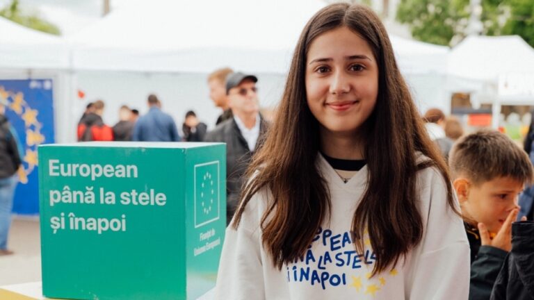 Rețeaua de Euro Cluburi și Centre de Informare UE își extinde echipa! Tinerii pasionați de valorile europene pot aplica!