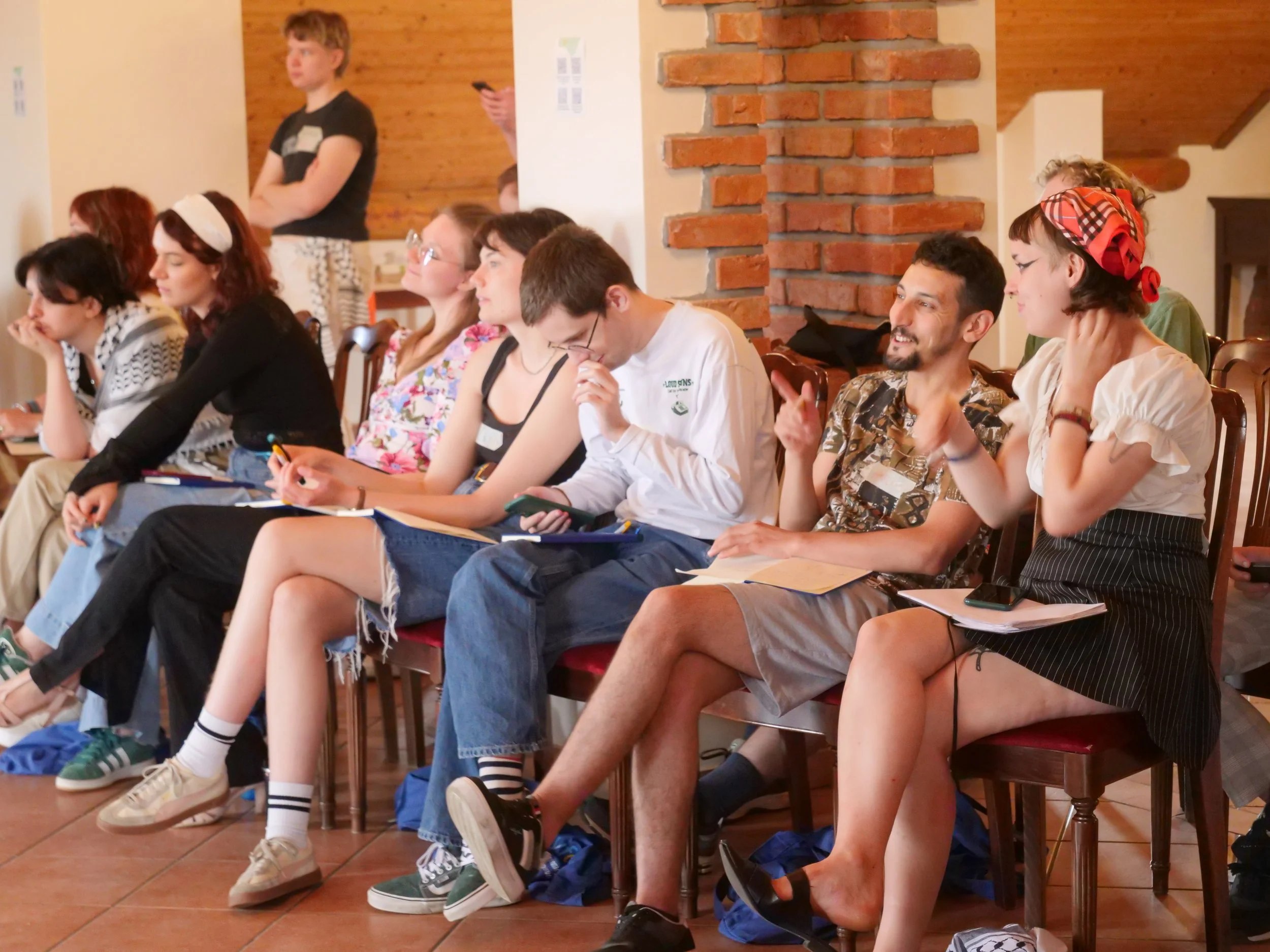 Ghid de Oportunități Pentru Anul 2026: 7 Programe pentru Tinerii care vor să Schimbe Comunitatea