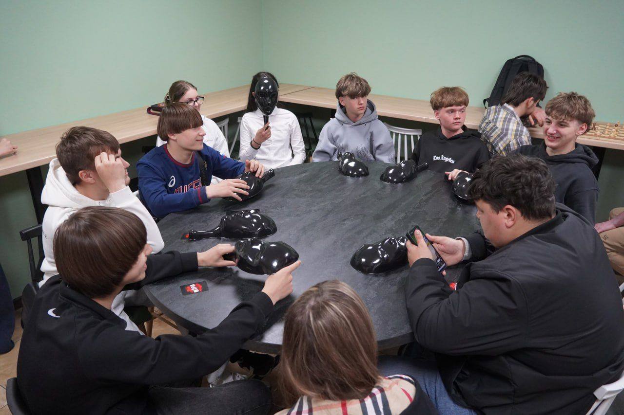 Jocul „Mafia” aduce din nou tinerii împreună la Centrul Municipal de Tineret Chișinău