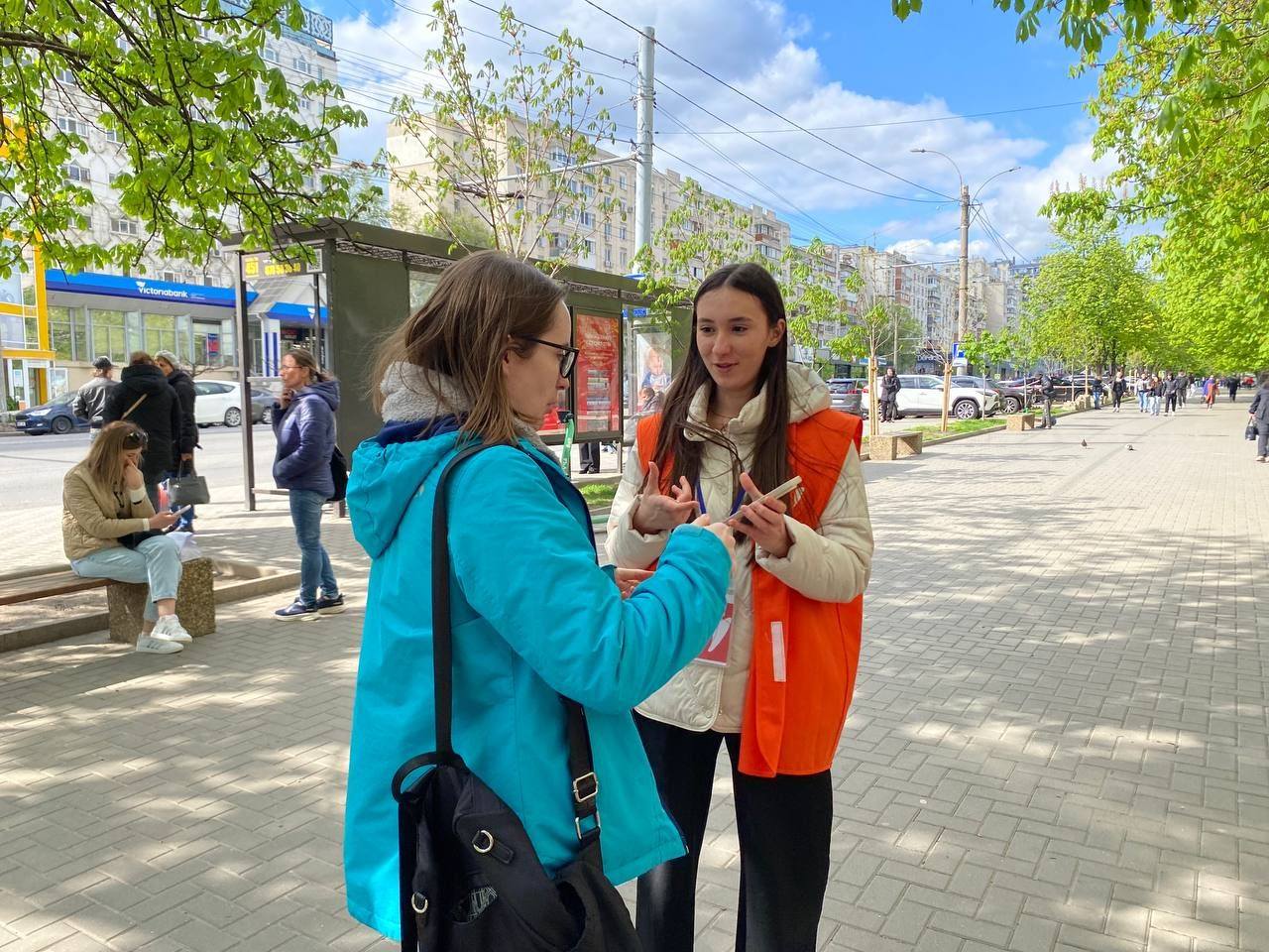 Continuăm chestionarea tinerilor din municipiul Chișinău!