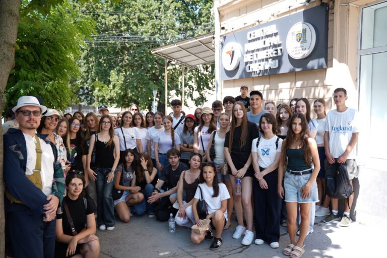 Aproape 100 de tineri au participat la City Quest, o aventură urbană plină de provocări și spirit de echipă
